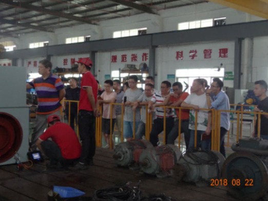 现场震动专家（蔡忠）在我司进行实操培训